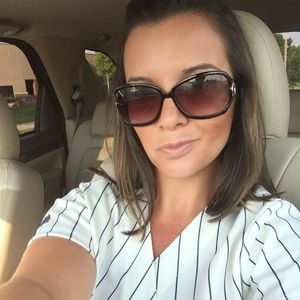 Meet your Posher, Angie